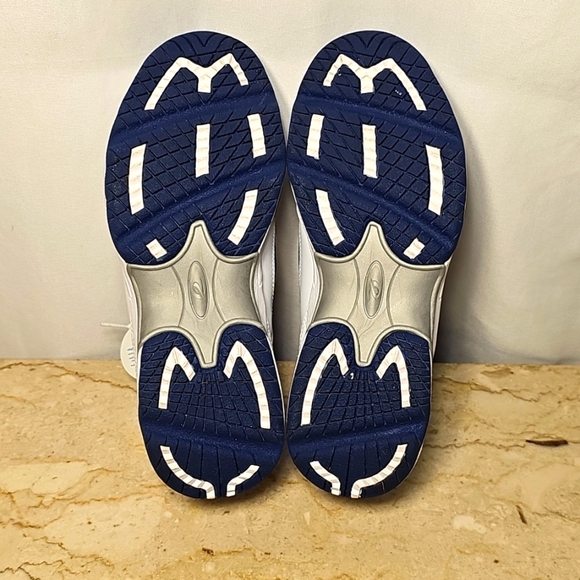 NWT Easy Spirit Mens Backfielder Spirit Level 2 White Leather/Fabric Sneakers - Picture 6 of 7